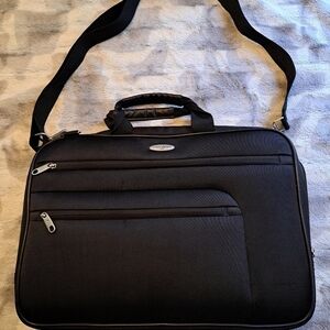 Samsonite Lap Top / Messenger Bag    Size 17" x 12"